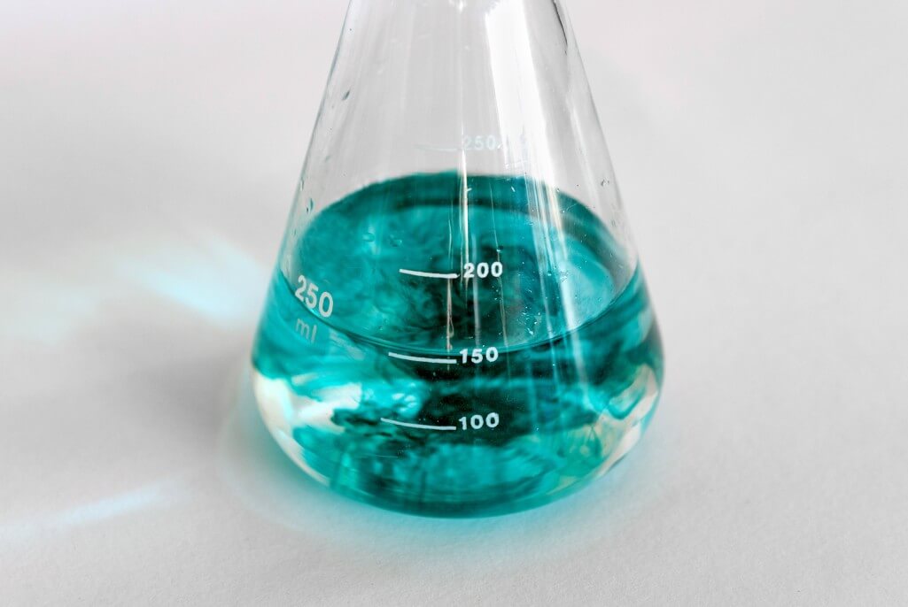 chemical-flask-filled-with-green-blue-fluid-laboratory-lab-beaker-laboratory-equipment-chemical-flask_t20_P0JmyB (1)